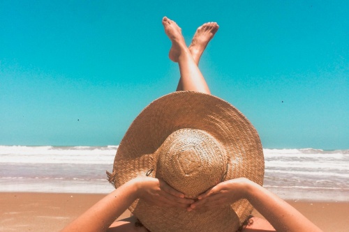 Gratis bij de zaak parkeren tijdens de vakantie? Vergeet het maar!
